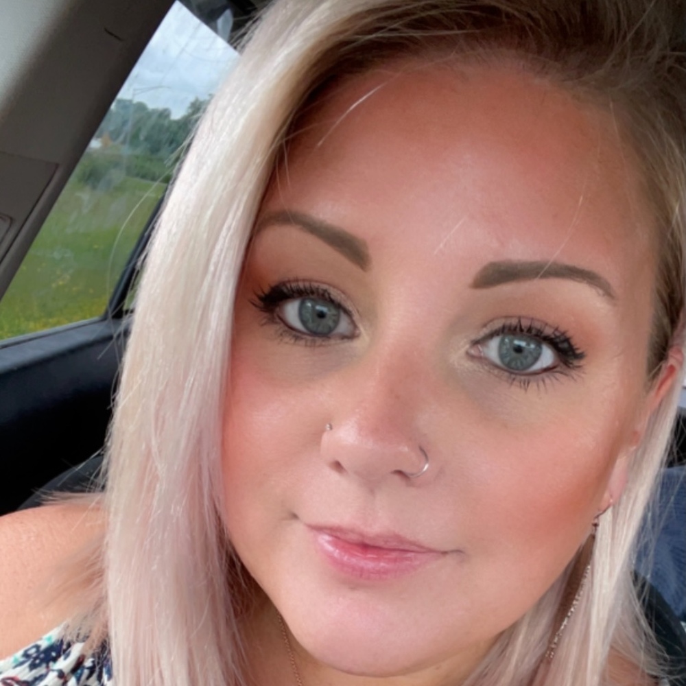 Meet your Posher, Stephanie